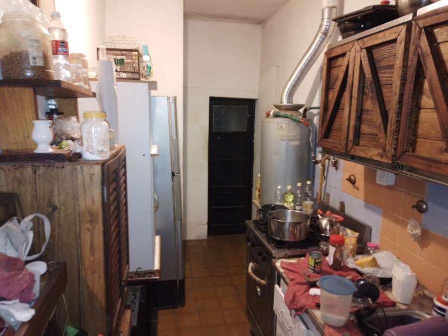 Casa disponible para la en Venta en Lanus · dueño directo · 4 o más dorm · cochera · 400 m² de lote - Imagen 1