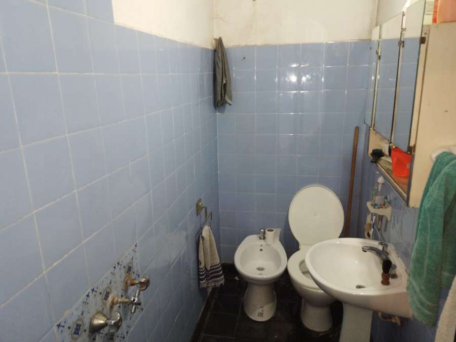 Casa disponible para la en Venta en Lanus · dueño directo · 4 o más dorm · cochera · 400 m² de lote - Imagen 3
