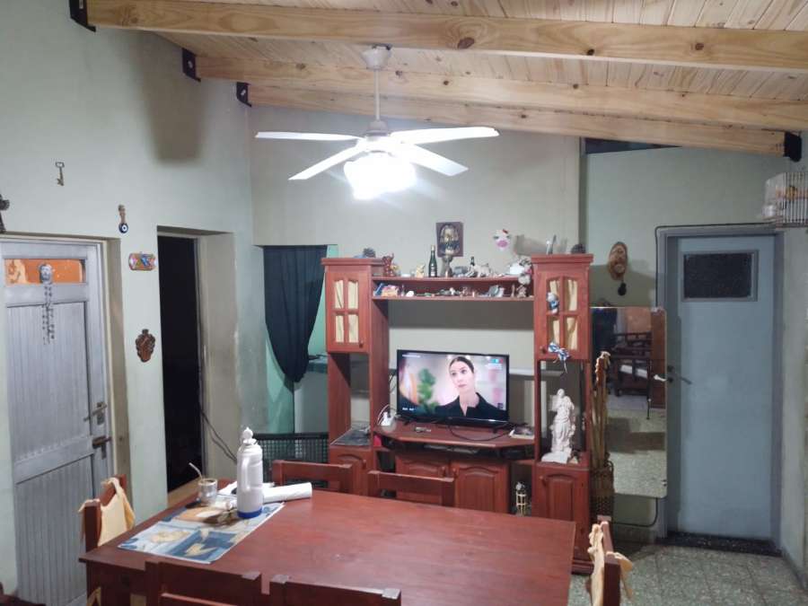 Casa en venta en Lanús, Buenos Aires, con 4 dormitorios y 3 baños - Imagen 5