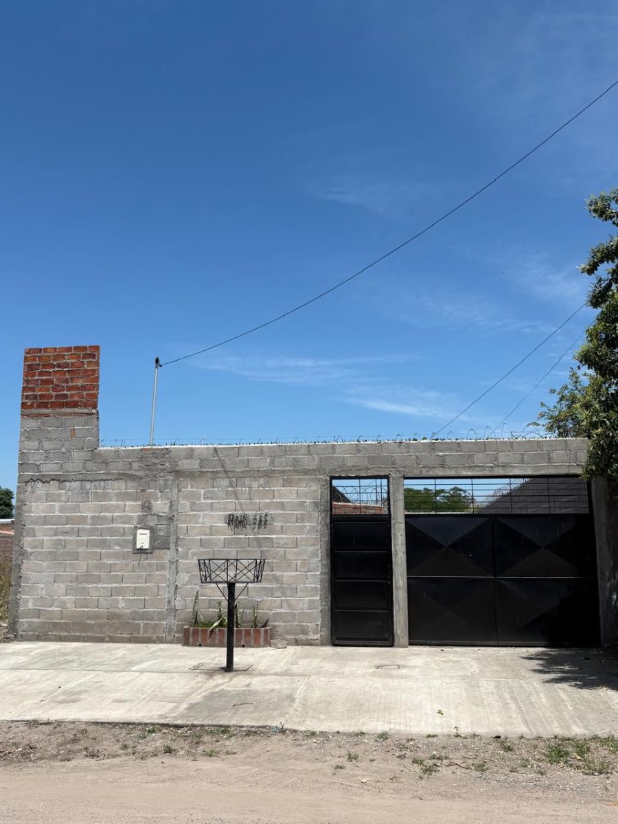 Terreno en venta en Aguilares, Tucumán, con 4 casas independientes - Imagen 2