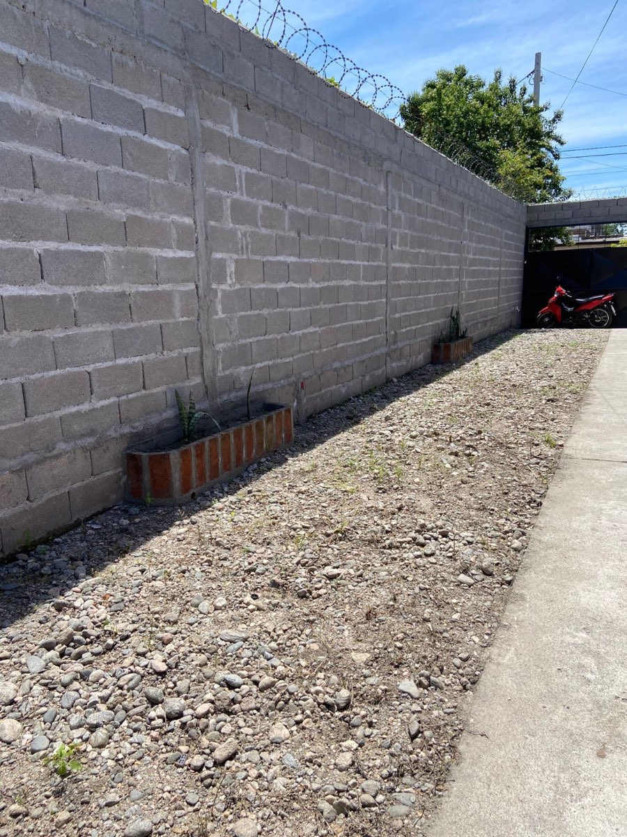 Terreno en venta en Aguilares, Tucumán, con 4 casas independientes - Imagen 3