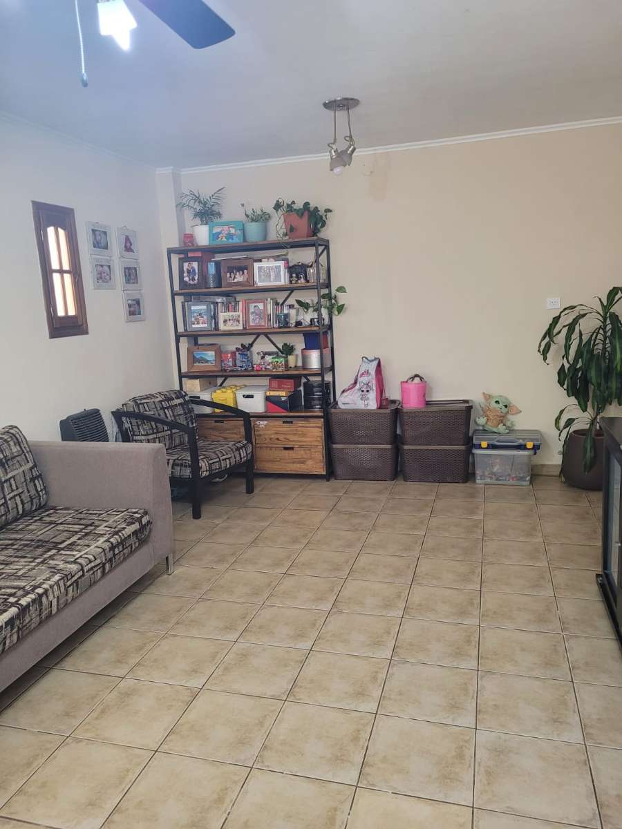 Casa en venta en Rosario, Santa Fe, con patio seco y terraza - Imagen 3
