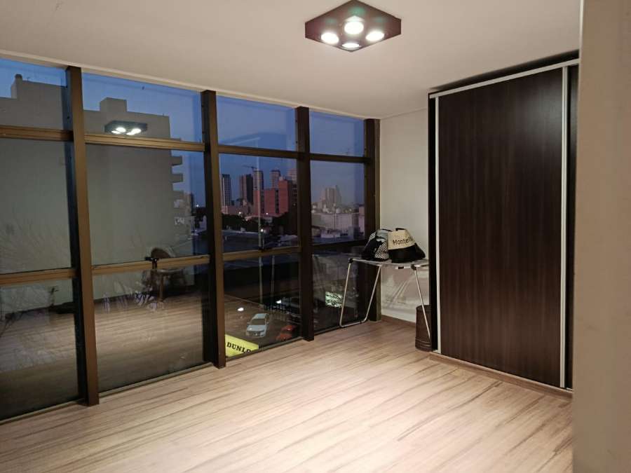 Departamento En Venta En Ro Cuarto, Crdoba, Piso Completo De 100 M Con Balcn - Departamento en Venta en Río Cuarto con 2 dorm. - imagen 2