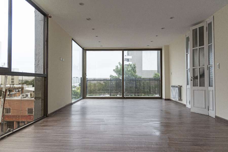 Departamento En Venta En Ro Cuarto, Crdoba, Piso Completo De 100 M Con Balcn - Departamento en Venta en Río Cuarto con 2 dorm. - imagen 3