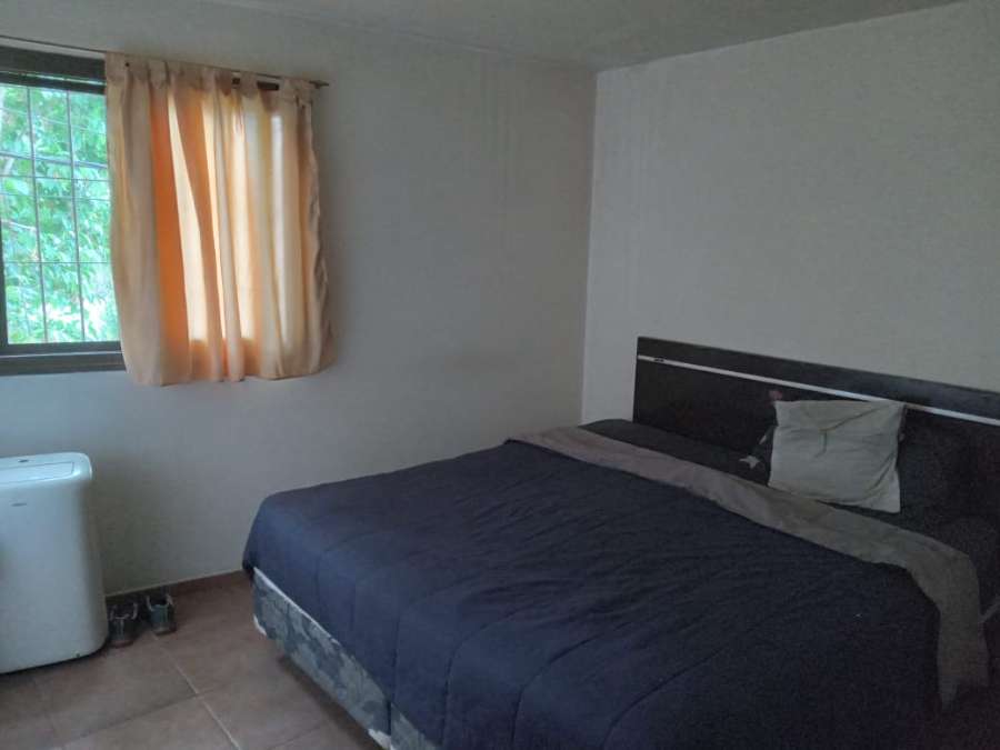 Casa disponible en Mendoza · dueño directo · 2 dorm · cochera · 120 m² de lote - Imagen 4