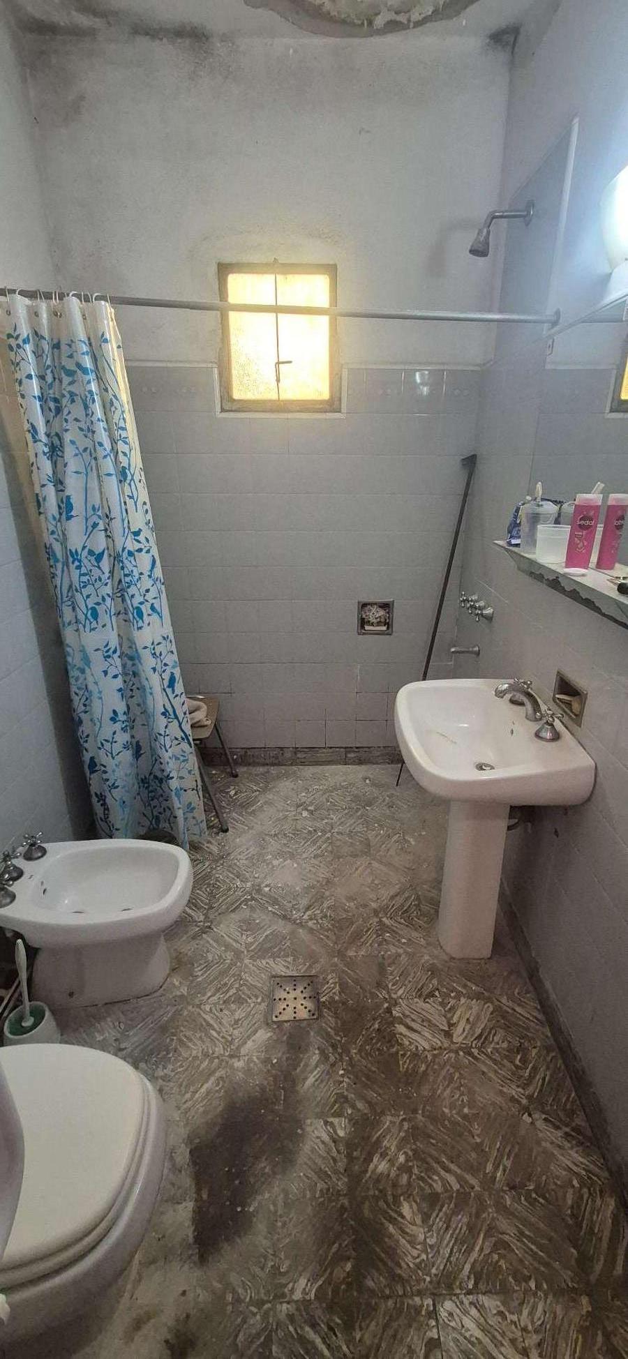 Casa en venta en Río Cuarto, Córdoba, con 3 dormitorios y gran patio - Imagen 5