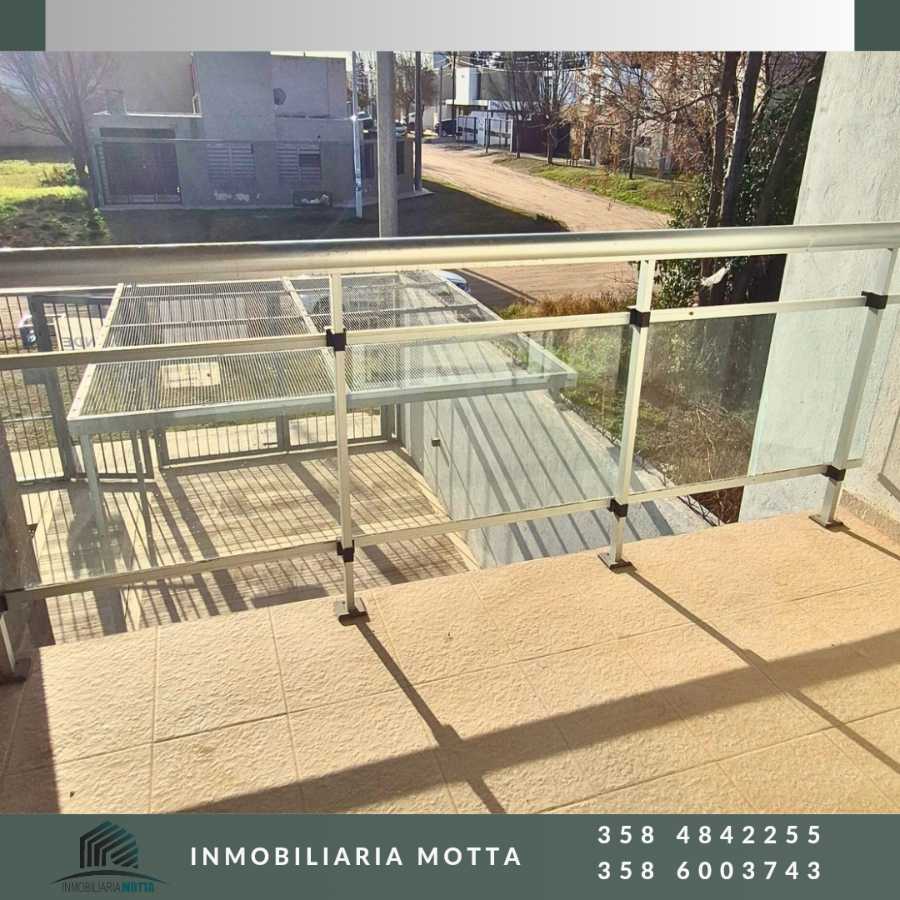 Casa en venta en Banda Norte, Río Cuarto, con patio y cochera - Imagen 4