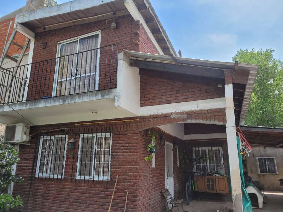 Casa en venta en El Trébol, Ezeiza, con 3 dormitorios y patio - Imagen 2