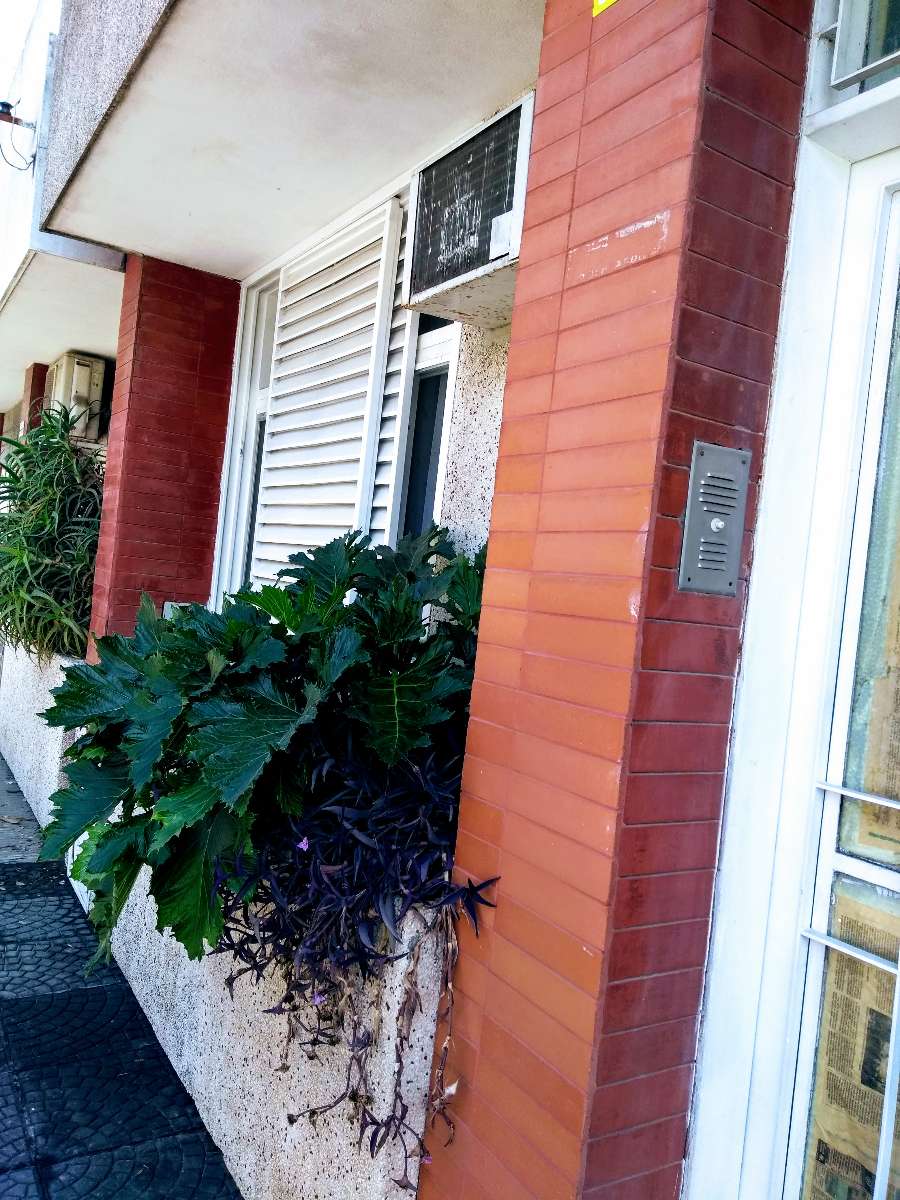 Comprar Casa en Rosario · dueño directo · 3 dorm · cochera · 88 m² de lote - Imagen 2