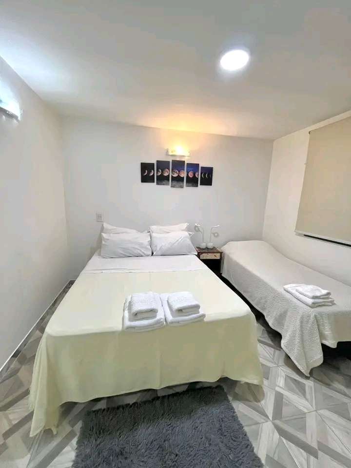 Casa disponible en Mendoza · dueño directo · 2 dorm · 3 ambientes · 5 cocheras - Imagen 1