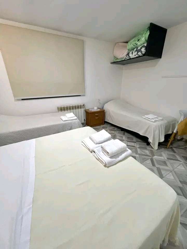 Casa disponible en Mendoza · dueño directo · 2 dorm · 3 ambientes · 5 cocheras - Imagen 3