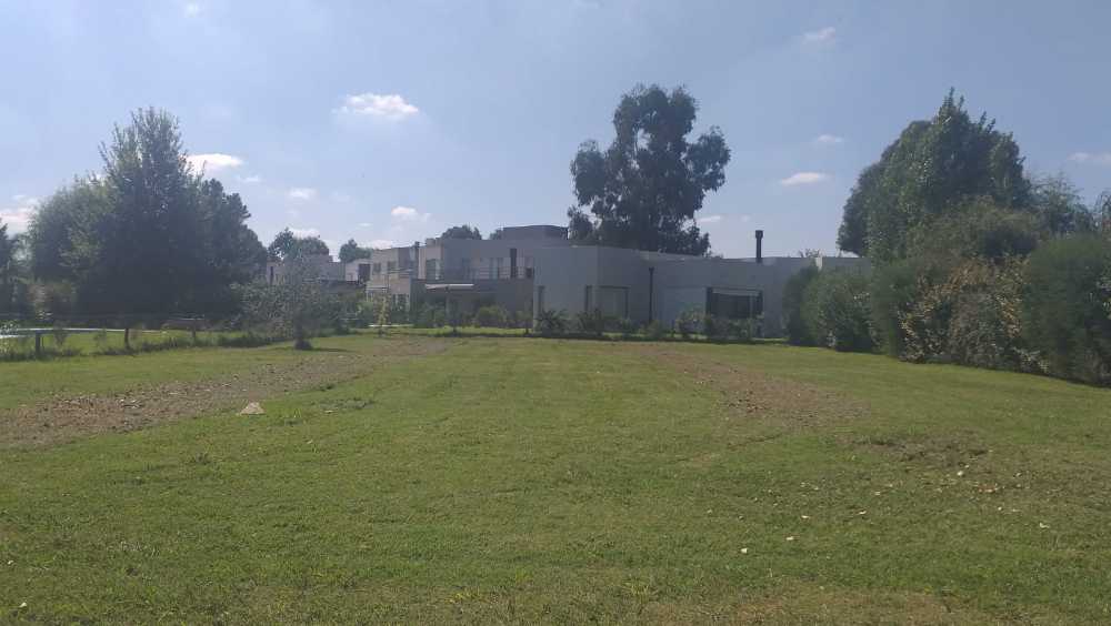 Comprar Casa en Canning · barrio con seguridad · dueño directo · 920 m² de lote - Imagen 1