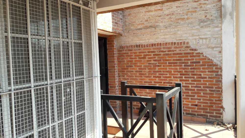 TRIPLEX A ESTRENAR CON 2 COCHERAS CUBIERTAS. - Imagen 2