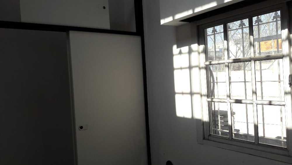 TRIPLEX A ESTRENAR CON 2 COCHERAS CUBIERTAS. - Imagen 4
