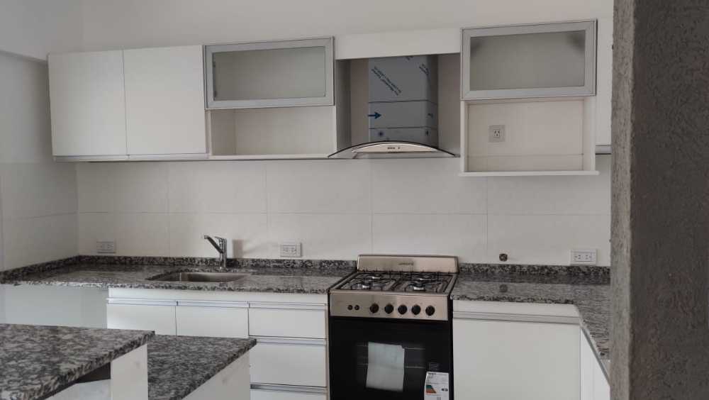 En Salta, Terreno en Venta · 300 m² de lote · dueño directo · 2 dorm · cochera - Imagen 3