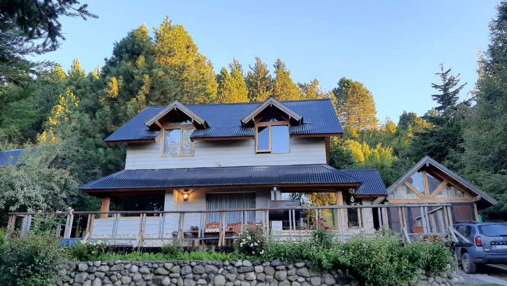 Casa en Venta en San Martín de los Andes con · dueño directo · 2 dorm · cochera · 1,15 m² de lote - Imagen 1