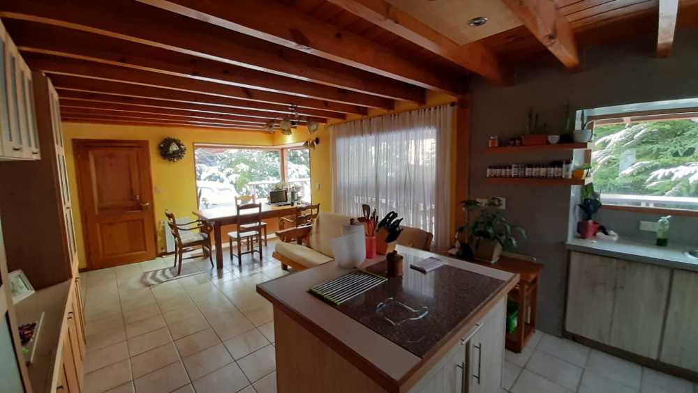 Casa en Venta en San Martín de los Andes con · dueño directo · 2 dorm · cochera · 1,15 m² de lote - Imagen 4
