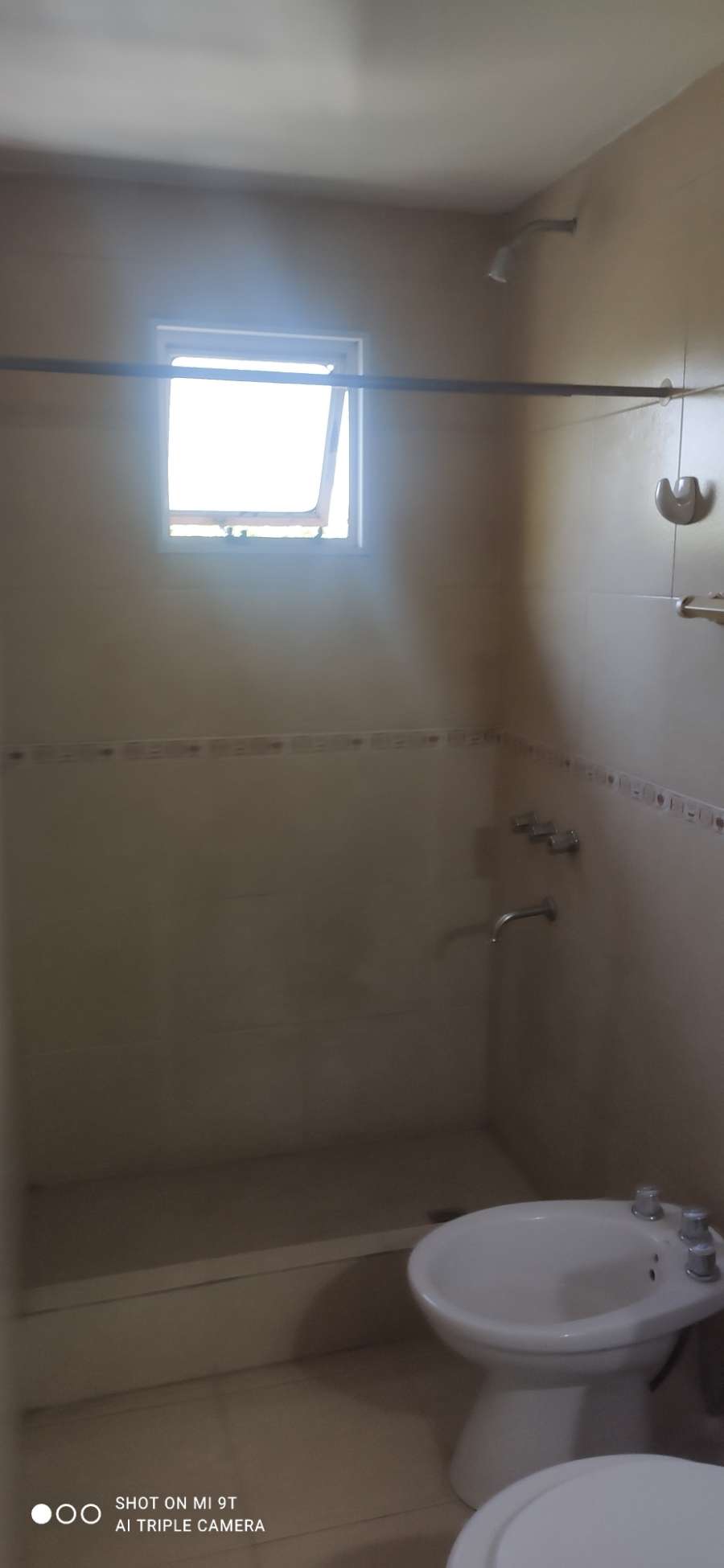 Vendo Depto De Dos Ambientes Al Frente Con Balcon ,excelente Estado. Muy Luminoso - Departamento en Venta en Moron con 1 dorm., 2 amb. y 35 m2 cubiertos - imagen 6