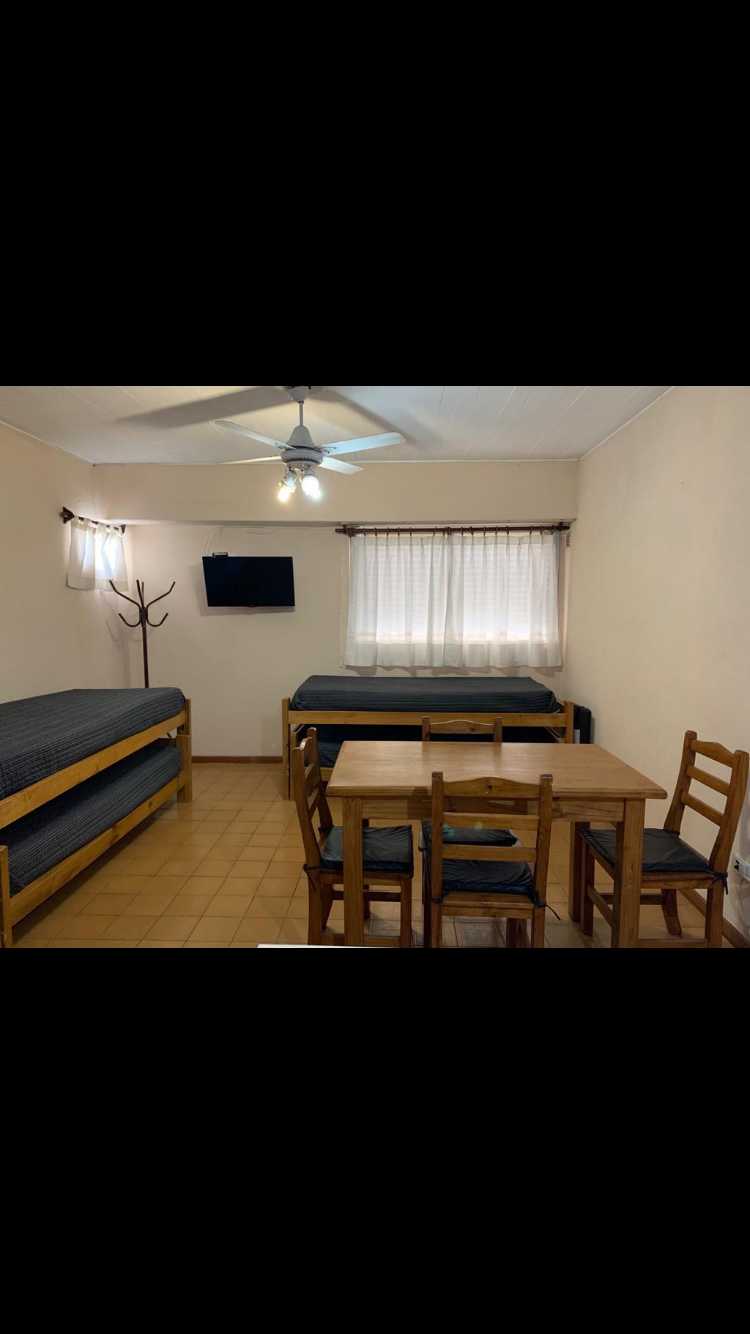 Casa en Pinamar en Temporario · dueño directo · 1 dorm · cochera · 713 m² de lote - Imagen 2