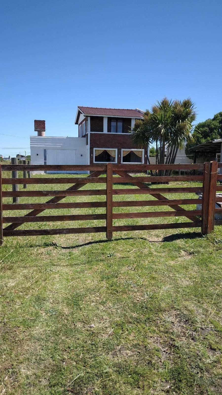 Casa en Santa Elena: en Venta · dueño directo · 2 dorm · cochera · 300 m² de lote - Imagen 1
