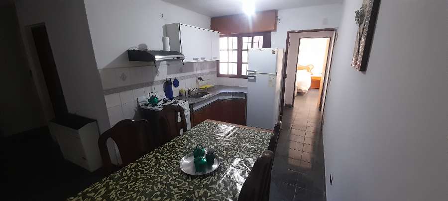 Casa en Temporario en Neuquén con · dueño directo · 2 dorm · cochera · 120 m² de lote - Imagen 2