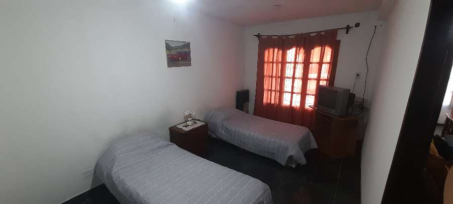 Casa en Temporario en Neuquén con · dueño directo · 2 dorm · cochera · 120 m² de lote - Imagen 3