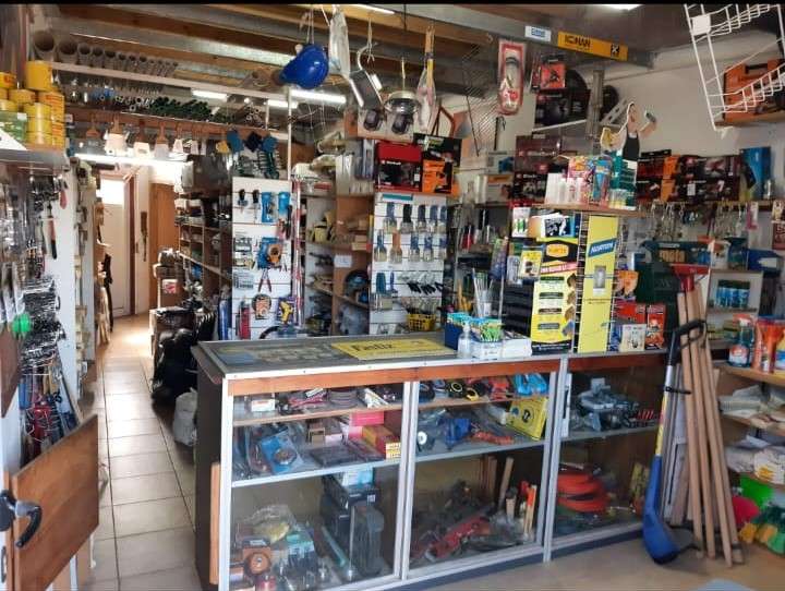Casa en Necochea en Venta · dueño directo · 4 o más dorm · 5 ambientes · 225 m² de lote - Imagen 2