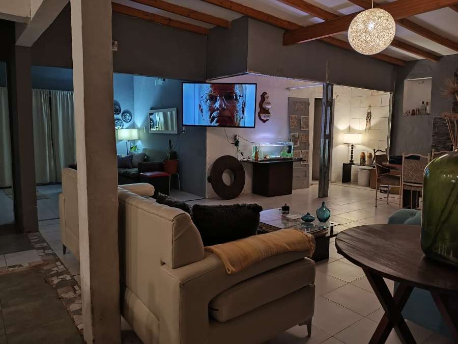 Casa En Venta, 3 Ambientes. - Casa en Venta en Ezeiza con 2 dorm., 3 amb., 136 m2 cubiertos y 600 m2 totales - imagen 9