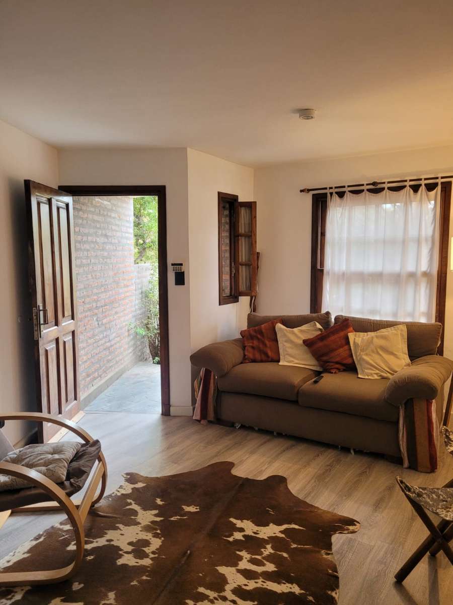 Casa En Venta En Ro Cuarto, Crdoba, Con 3 Dormitorios Y Cochera Para 2 Vehculos - Casa en Venta en Río Cuarto con 3 dorm. y 250 m2 totales - imagen 1