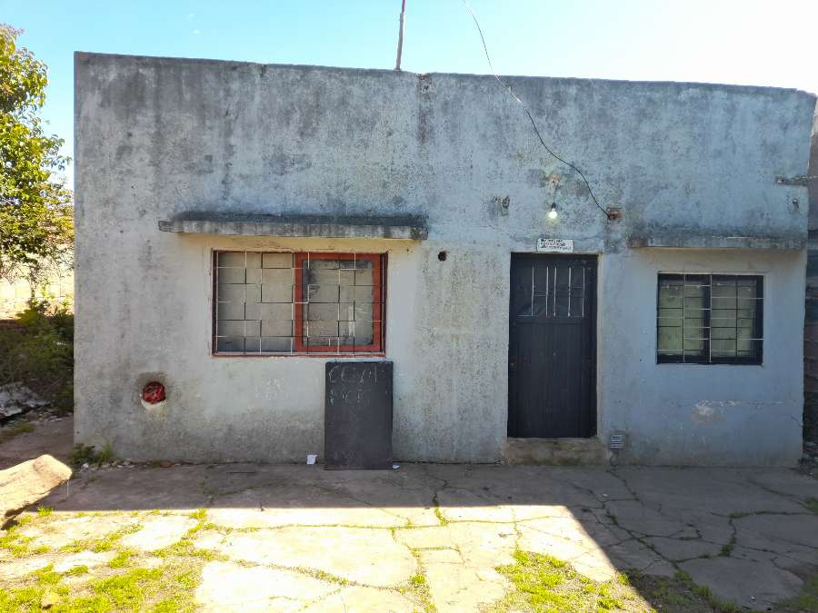 Casa en venta en La Plata, Buenos Aires, 5 ambientes a reciclar - Imagen 2