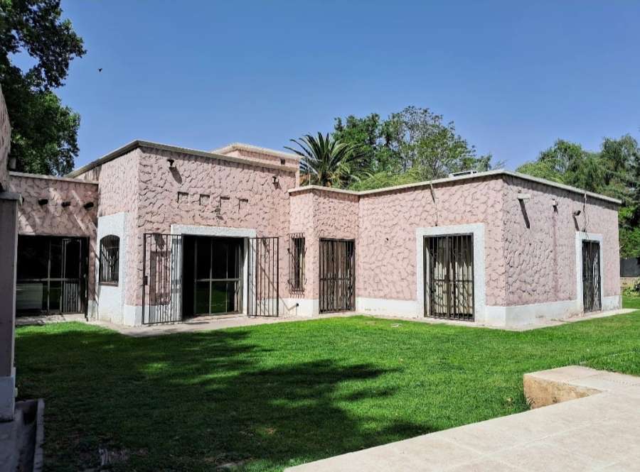 MATHUS HOYOS ESQUINA ASTOR PIAZZOLA, Bermejo