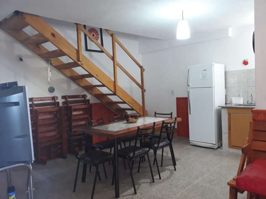 Casa En Alquiler Temporario En Bialet Masse, Crdoba, Con Pileta Y Cochera Techada - Casa en Temporario en Bialet Masse con 2 dorm., 4 amb., 100 m2 cubiertos y 300 m2 totales - imagen 5