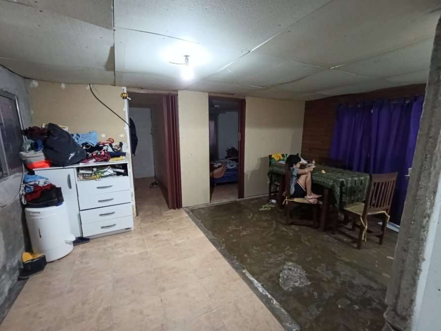 Casa en Venta en Adrogue · dueño directo · 2 dorm · 4 ambientes - Imagen 2