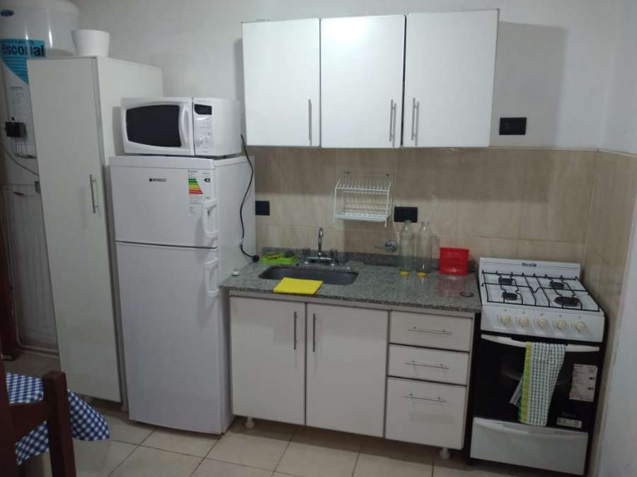 Departamento temporario en Mar de Ajó, Buenos Aires, 2 ambientes con patio - Imagen 3