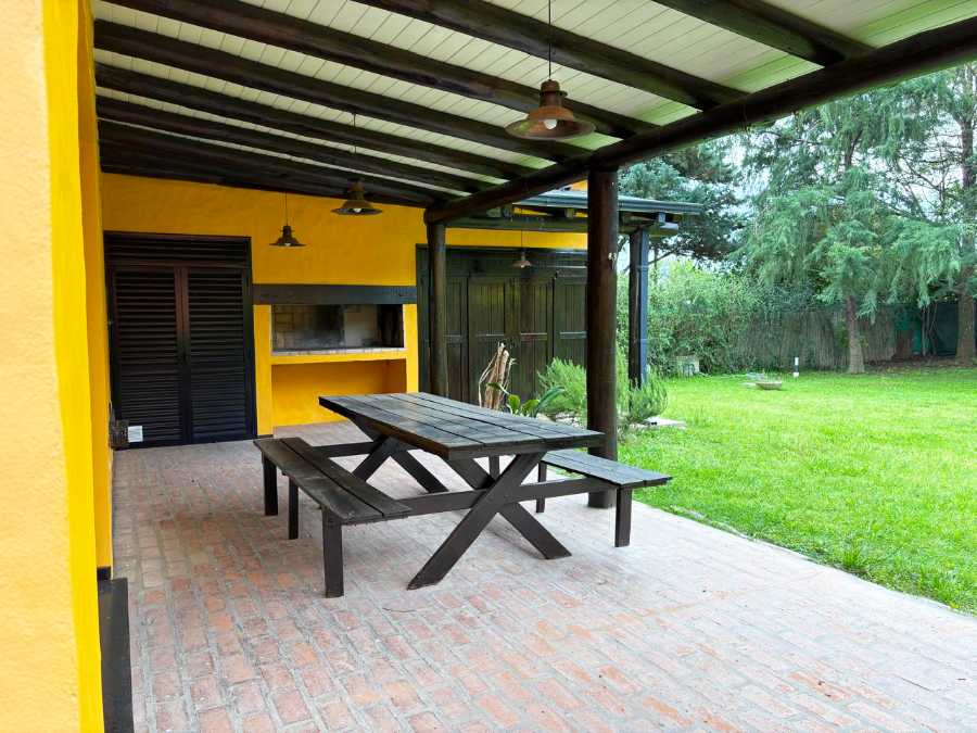 Casa en Rosario para en Alquiler · barrio privado · dueño directo · 2 dorm · 2 cocheras - Imagen 4