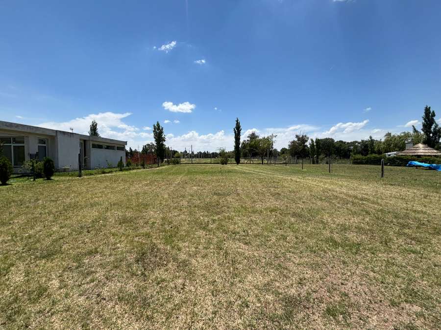 Casa en Venta en Río Cuarto · barrio privado · dueño directo · 879 m² de lote - Imagen 3