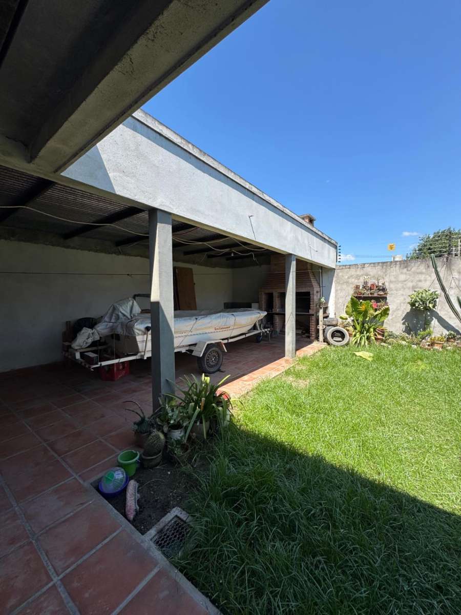 Casa en venta en Villa Carmela, Tucumán, 3 dormitorios y 3 cocheras - Imagen 3